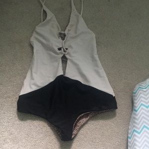 Acacia kokomo one piece in foam/storm